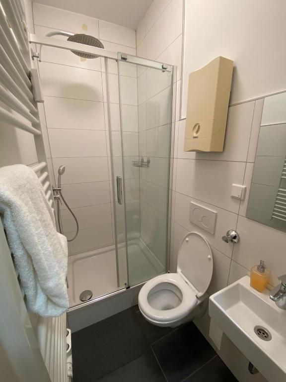 Apartment Dusseldorf-City room 1